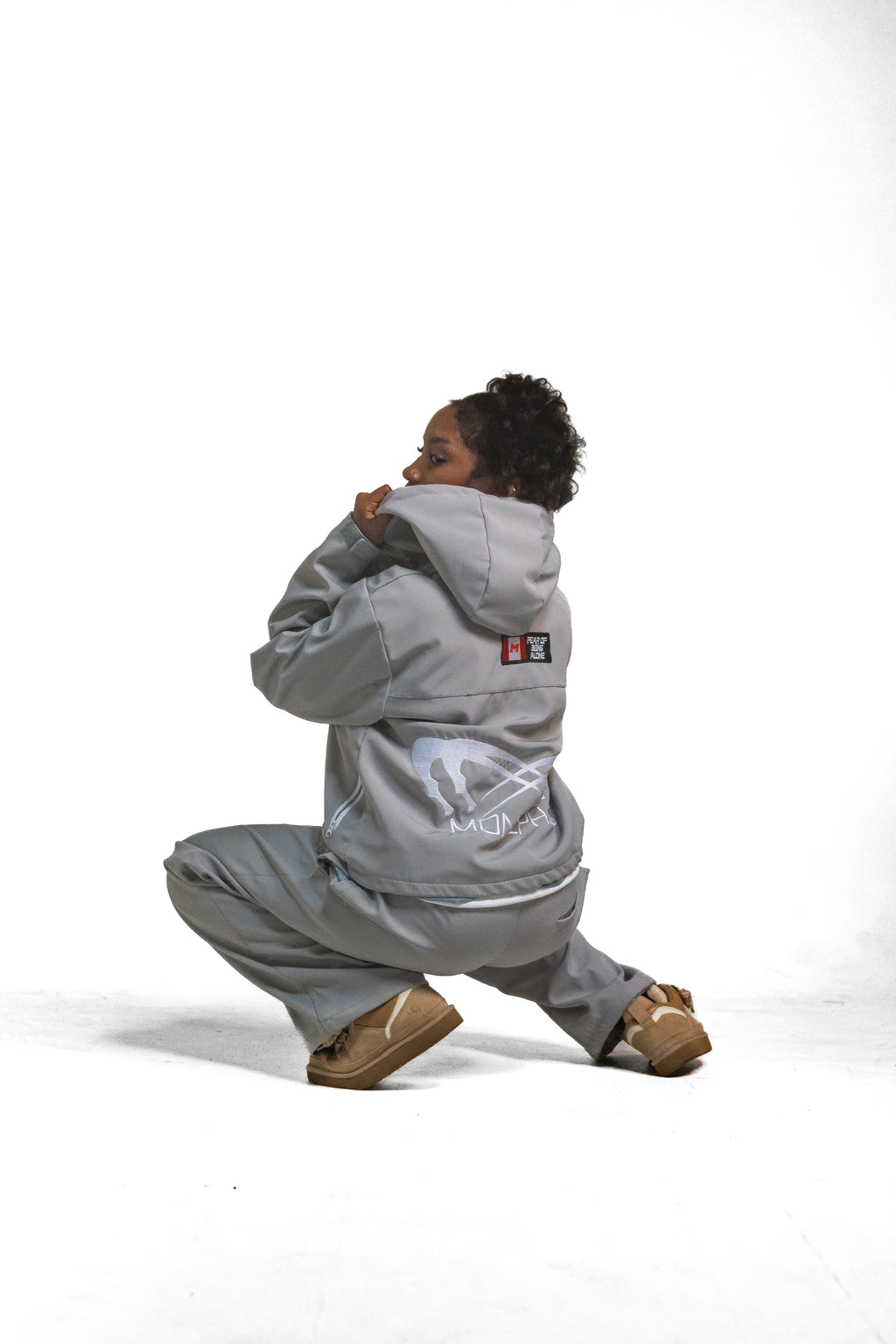 CLOUD GREY WINDBREAKER