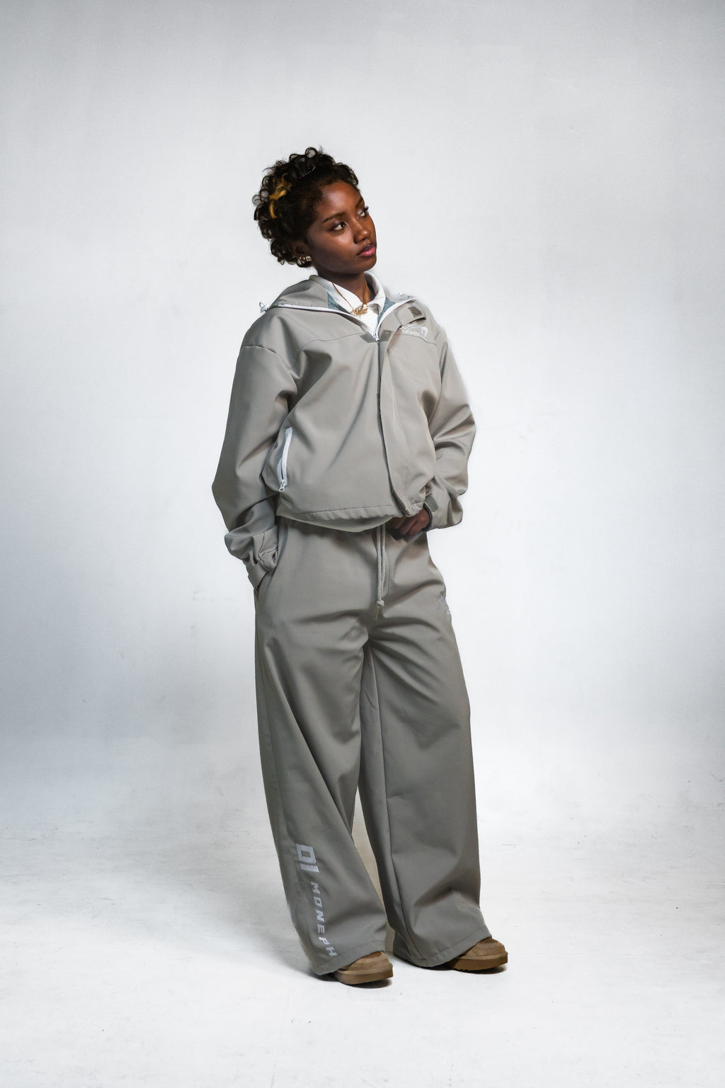 CLOUD GREY WINDBREAKER