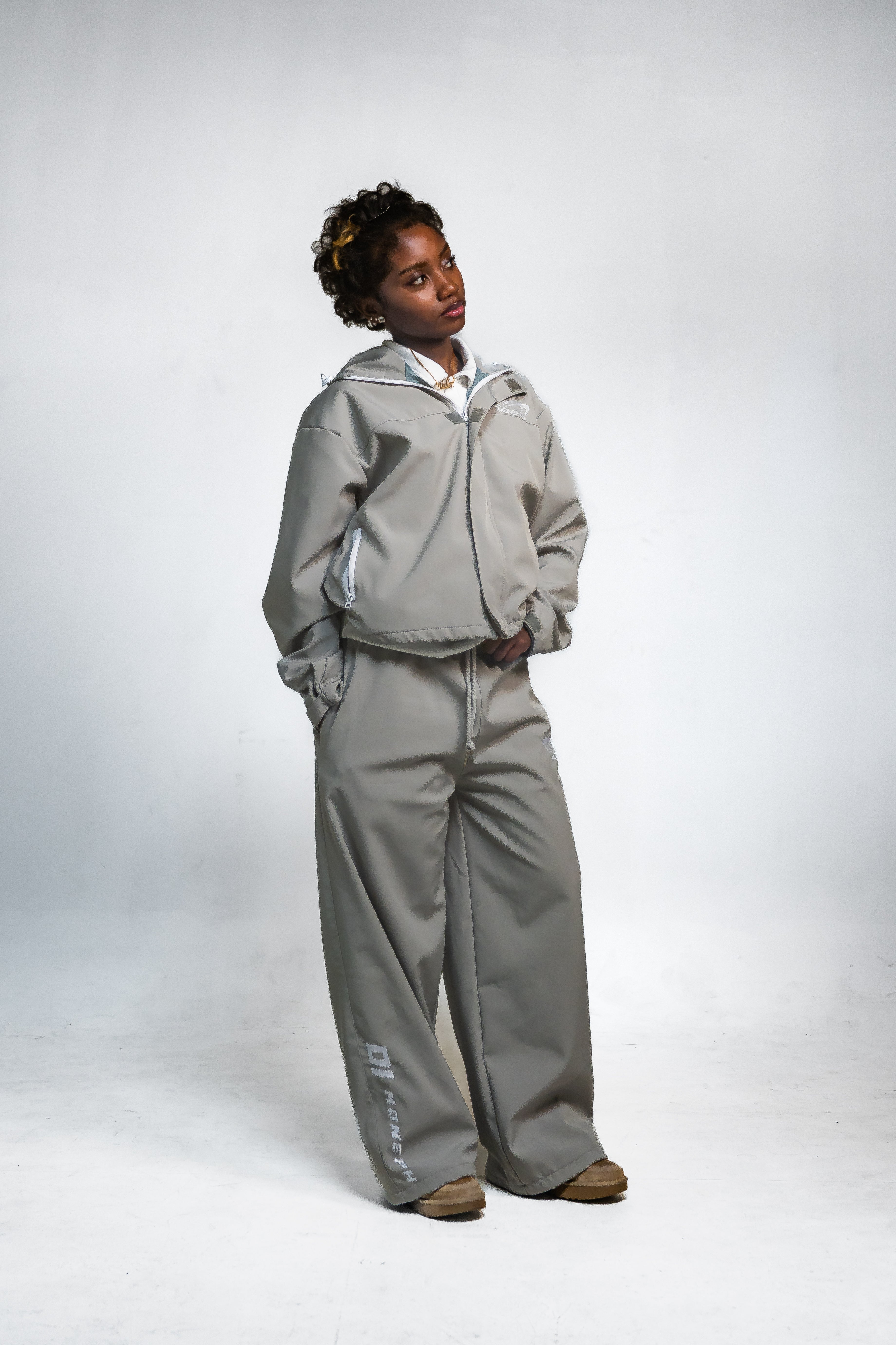 CLOUD GREY WINDBREAKER
